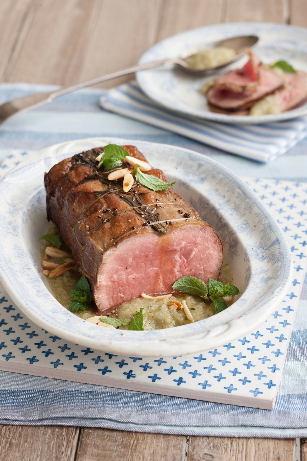 Roastbeef con mandorle, scalogni e menta Sale&Pepe