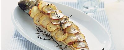 Branzino in crosta dorata di patate ricetta