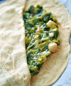 Calzone cipollotti e pecorino Sale&Pepe