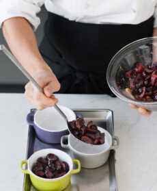 crumble di ciliegie Sale&Pepe preparazione