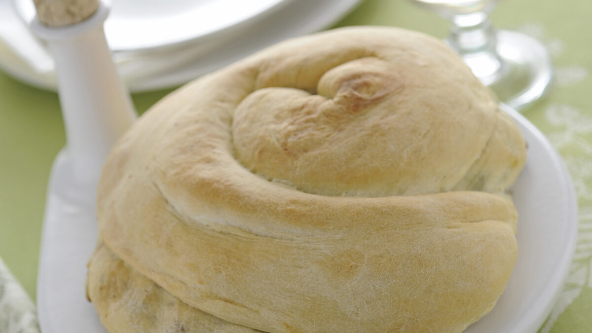Focaccia arrotolata ai cipollotti