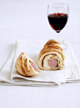 mini brioche di sfoglia farcite di salsiccia