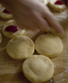 krapfen alla confettura di fragole Sale&Pepe step