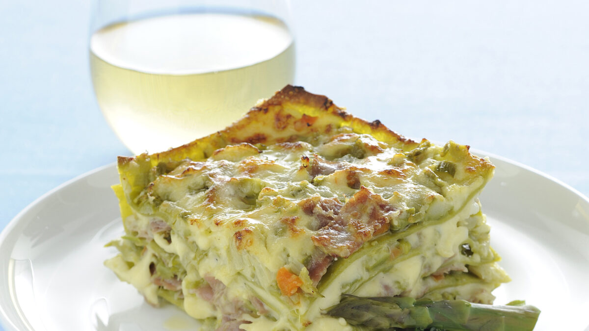 Lasagne con asparagi, culatello e salsa Mornay