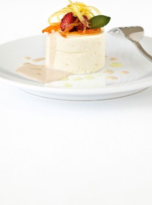 Mousse al limone con salsa di noci