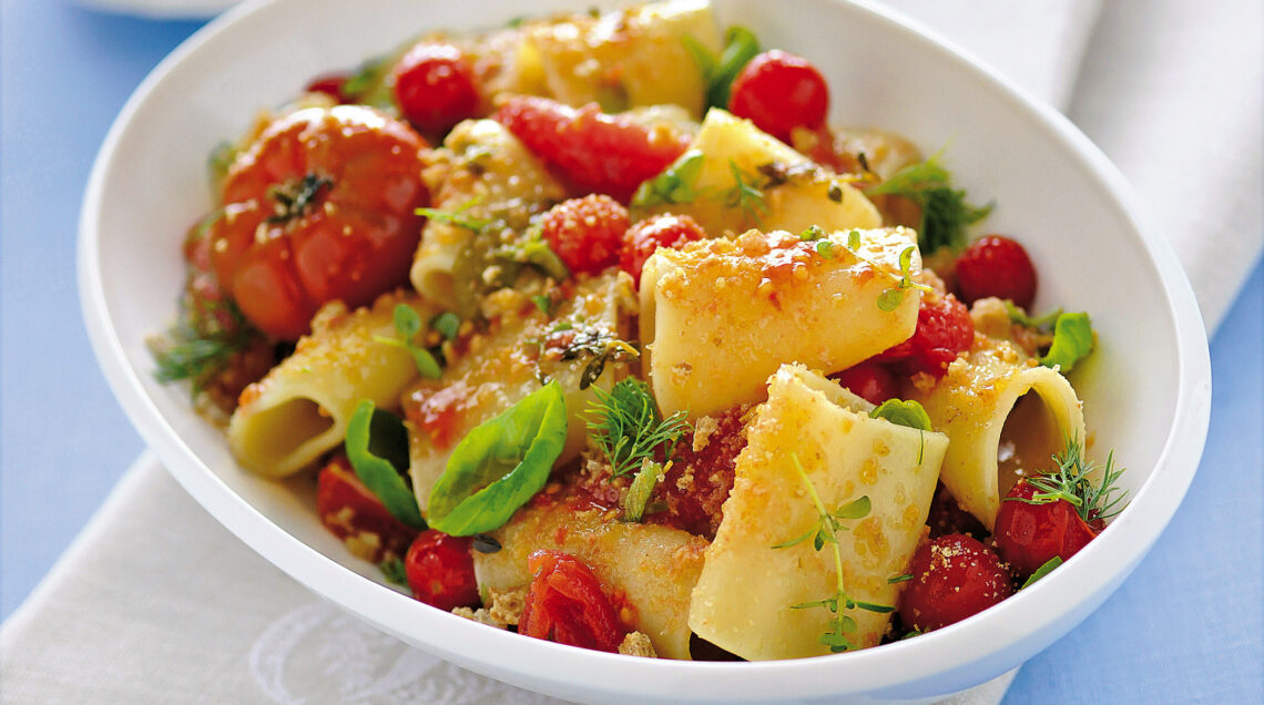 Paccheri con pomodori confit e frisella Sale&Pepe