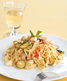 ricetta Spaghetti con branzino e zucchine alla menta Sale&Pepe