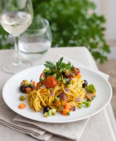 ricetta Spaghetti alle carote e curcuma con verdure Sale&Pepe