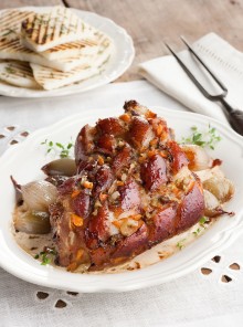 Stinco di maiale con scalogni e noci al Marsala
