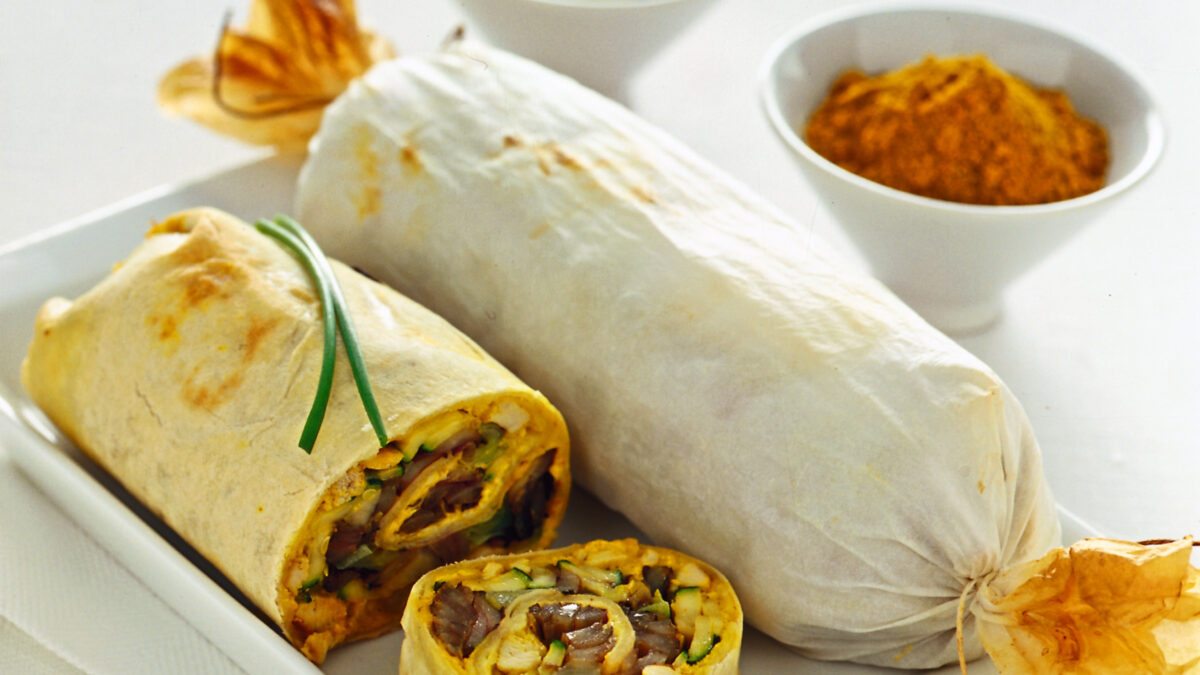 Strudel con verdure, robiola e pollo al curry