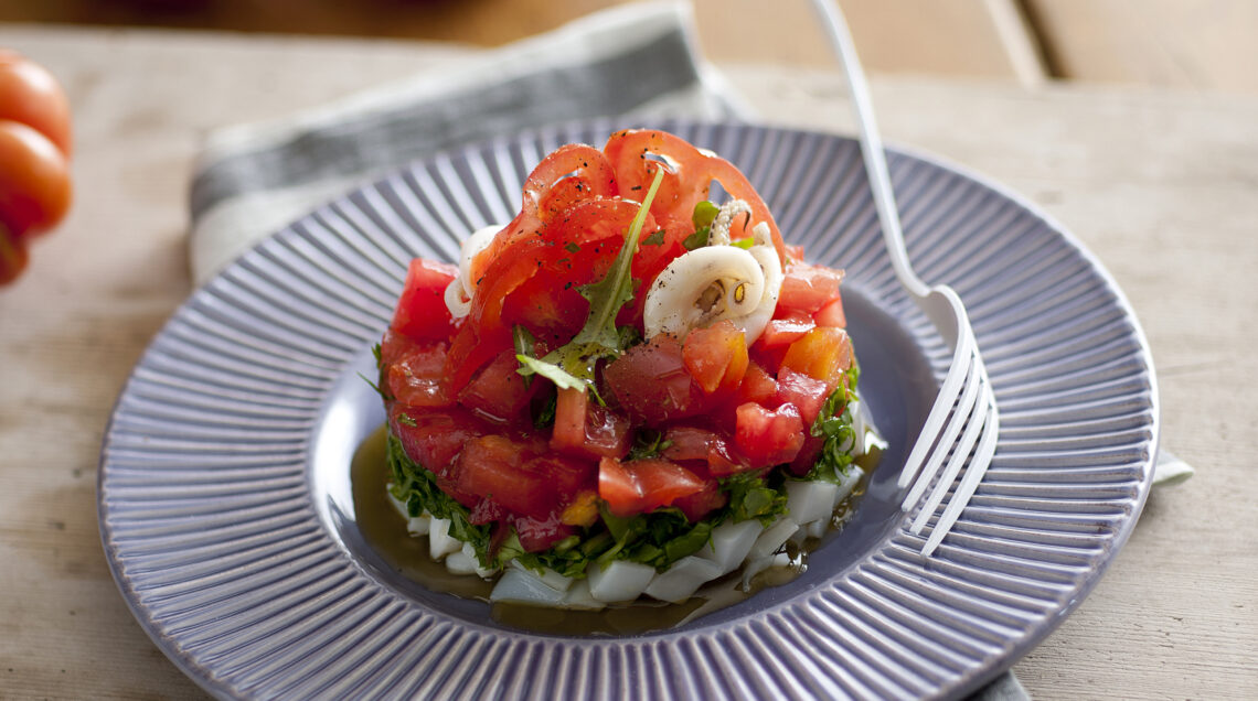 Tartare con rucola, seppie e olio con nocciole e vaniglia  Sale&Pepe