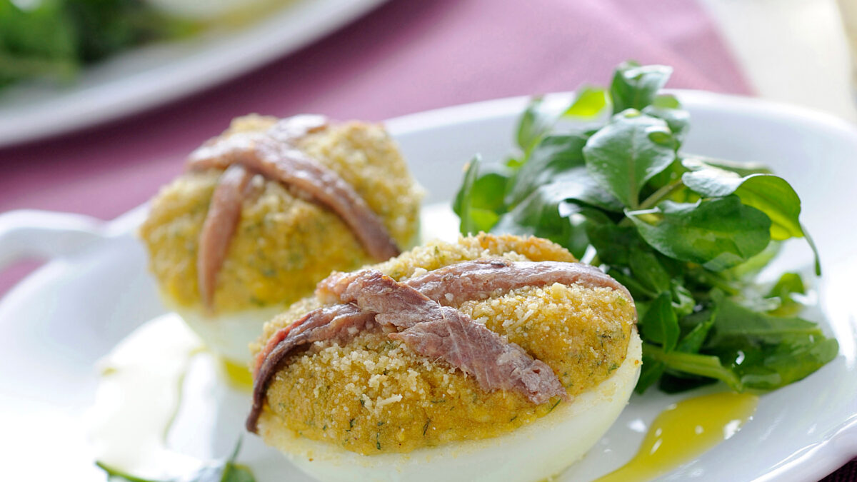 Uova ripiene al gratin