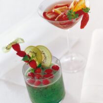 aperitivo-di-fragoline-e-kiwi-al-pimms