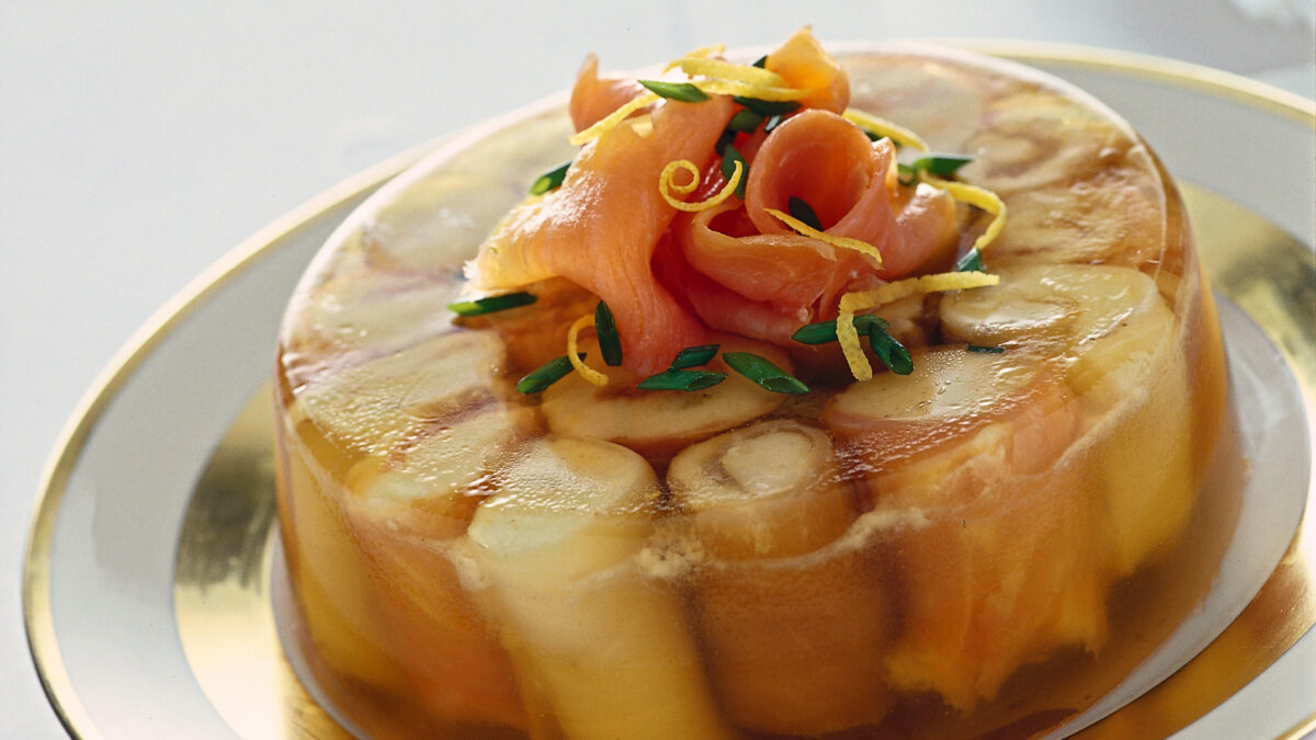 L’aspic di pesci affumicati con crema di merluzzo
