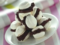 baci-di-meringa-e-gelato-al-cioccolato ricetta
