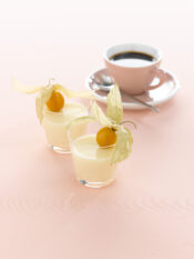 bicchierini-di-crema-bianca