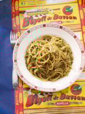 bigoli-con-acciughe-e-cipolla-veneto