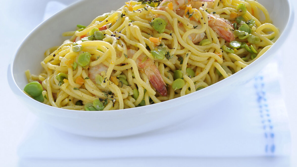 Bigoli con sughetto di fave e mazzancolle