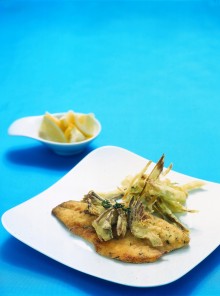 Branzino ai carciofi e porri croccanti