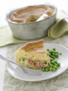 Torta brioche con crudo e piselli