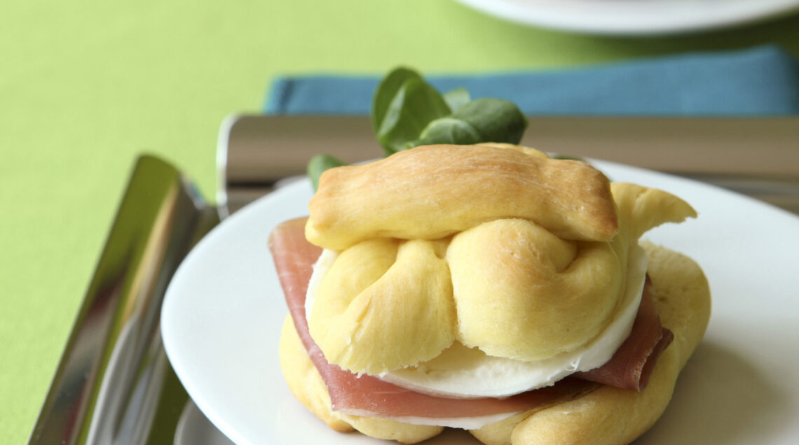 brioche-salate-con-mozzarella-e-crudo ricetta