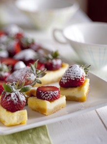 I brownies con cioccolato bianco e fragole