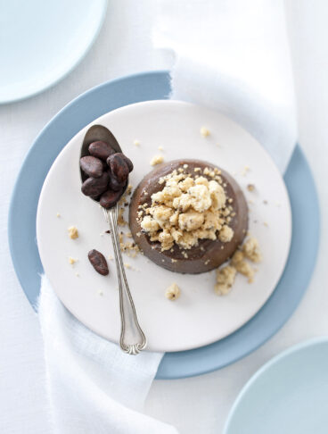 budinetti-al-cioccolato-con-crumble-alle-fave-di-cacao ricetta