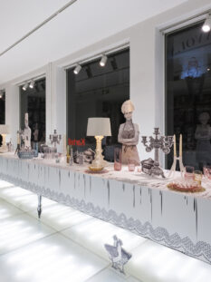 Allestimento in via Turati