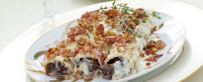 cannelloni al radicchio con bacon e trito di nocciole