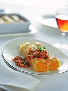 cannelloni-con-crema-di-zucca-e-trito-croccante ricetta