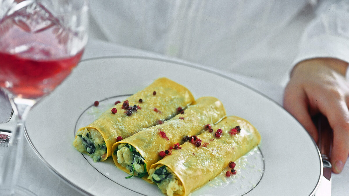 Cannoli con crema di baccalà e spinacini