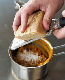 cannoli-croccanti-di-zucca-alla-salvia preparazione