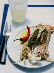Le canocchie ripiene con capperi e acciughe