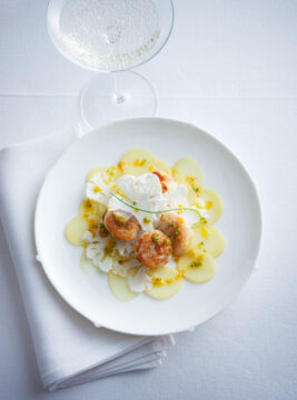 carpaccio di cavolfiore e patate con noci di capesante all'arancia