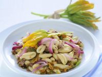 cavatelli-con-fiori-di-zucca-e-briciole-di-salsiccia