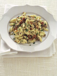 cavatelli-con-melanzane-e-pomodori-in-conserva ricetta