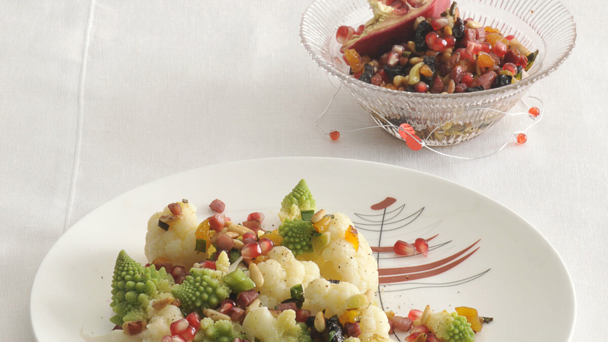 Cavolo romanesco, cavolfiore e frutta secca