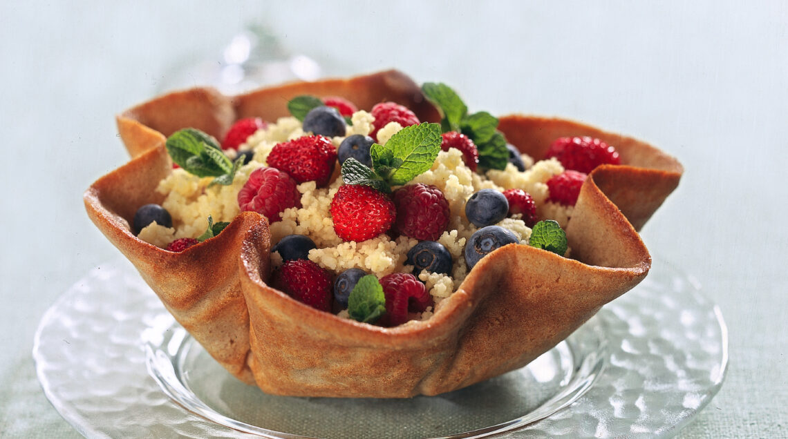 cestino-croccante-ripieno-di-cuscus-ai-frutti-di-bosco ricetta