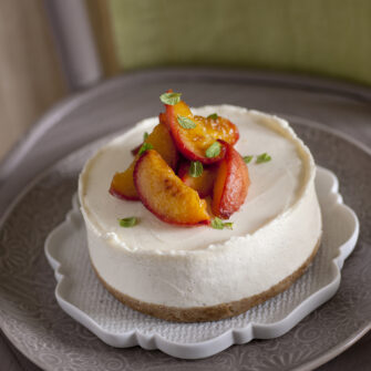 cheesecake-con-pesche-caramellate
