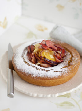 ciambella-alle-albicocche-con-prugne-allo-zenzero