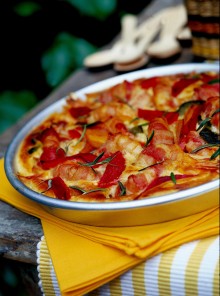 Il clafoutis di peperoni e gamberi
