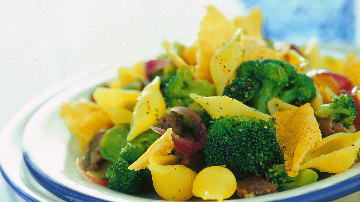 Conchiglie con broccoletti e cialdine di pecorino