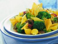 conchiglie-con-broccoletti-e-cialdine-di-pecorino ricetta