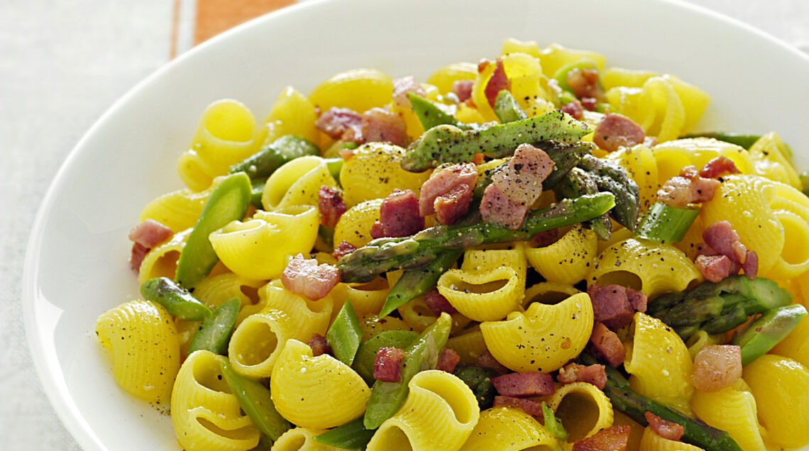 conchiglie-di-mais-con-uova-asparagi-e-bacon