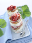 coppa-con-yogurt-e-rabarbaro ricetta