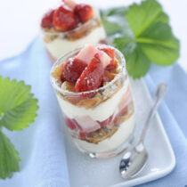 coppa-con-yogurt-e-rabarbaro ricetta