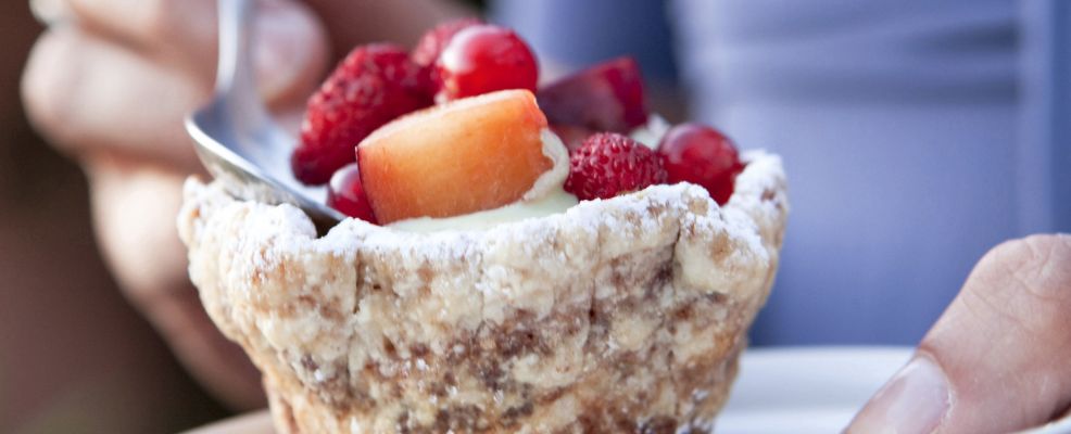 coppette,con,frutta,e,gelato