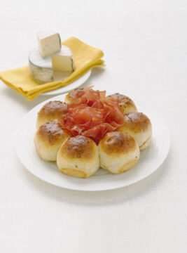 corona-di-paninetti-con-semi-di-cumino