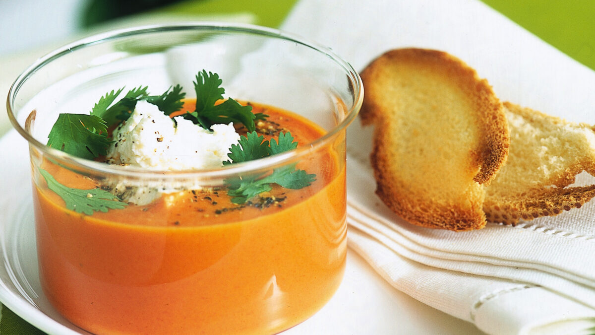 Crema di pomodori al caprino e timo