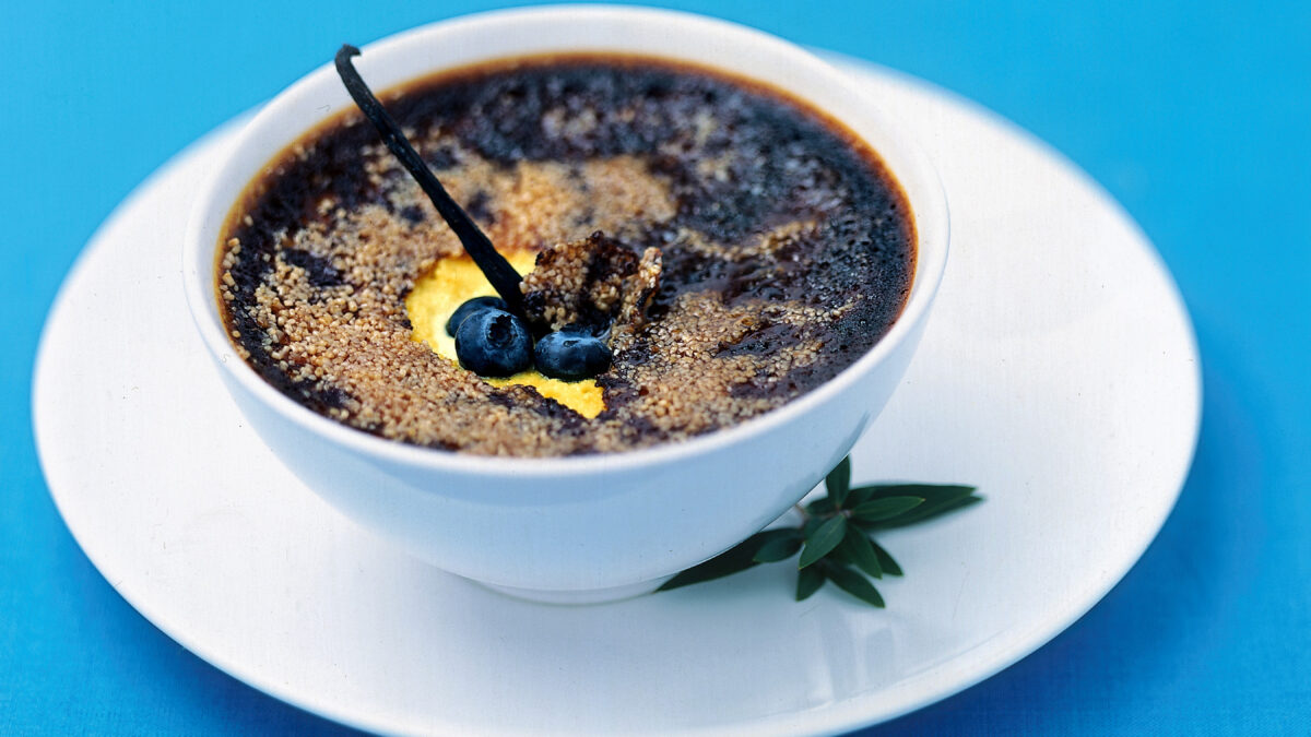 Crème brulée allo chèvre con i mirtilli